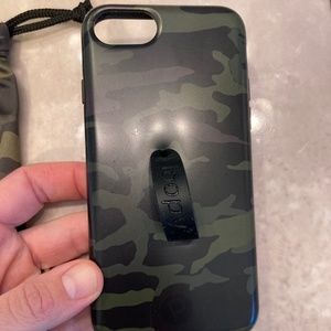 Camo loopy cover